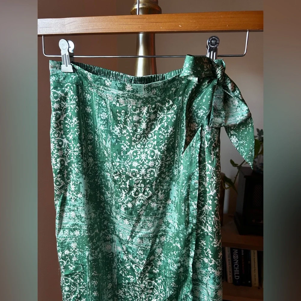 Rachel Zoe faux rap skirt batik style block print pattern feels like satin new - Picture 4 of 9